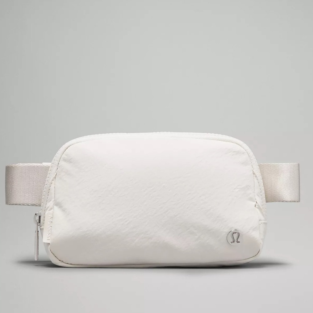 Lululemon Everywhere Belt Bag